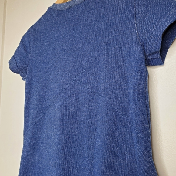 The North Face Dress T-shirt Style - Picture 8 of 9